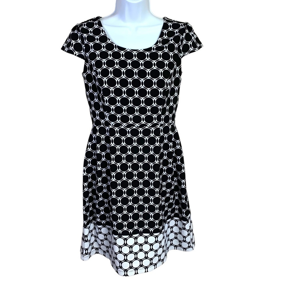 Size 6 En Focus Studio Black White Polka Dot Short Sleeve Event Party Dress